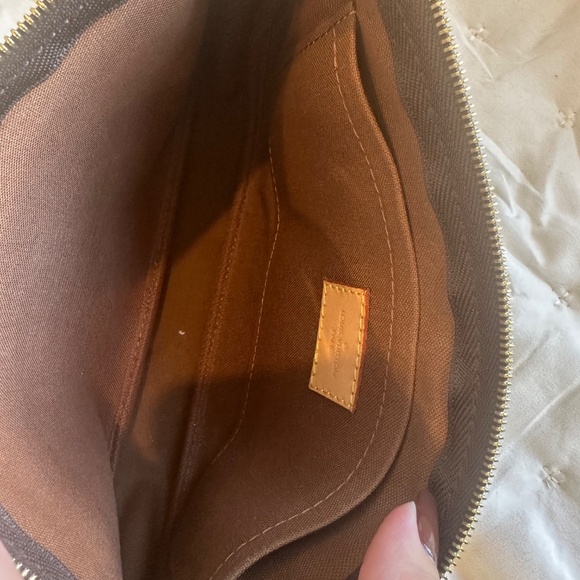Louis Vuitton Pochette accessoires - Picture 3 of 3